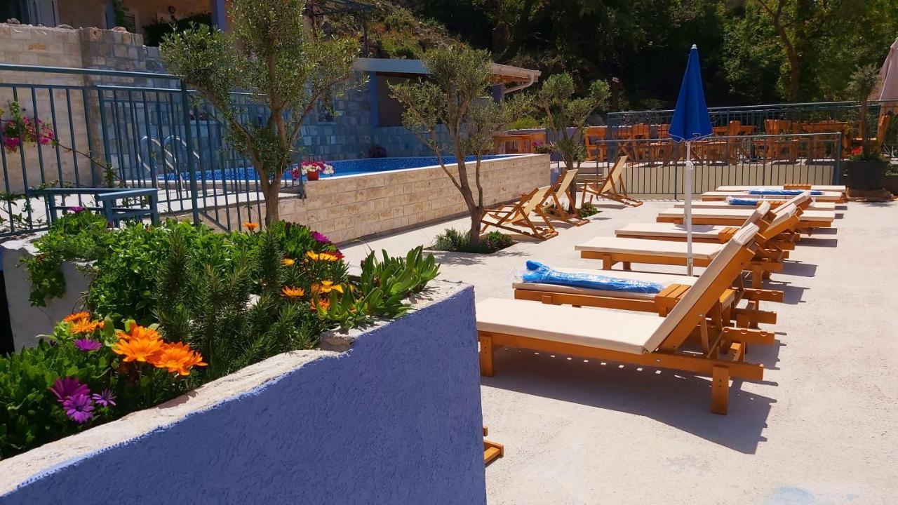 Blue Mediterranean Apartments Sveti Stefan Buitenkant foto