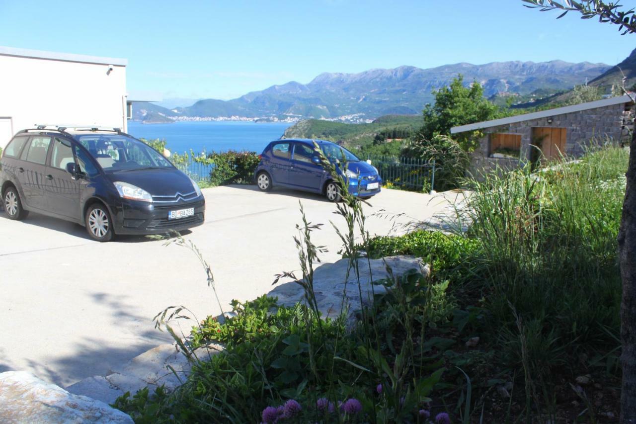 Blue Mediterranean Apartments Sveti Stefan Buitenkant foto