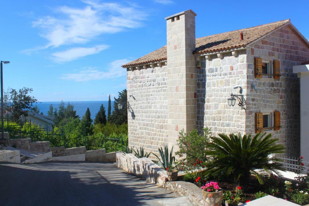 Blue Mediterranean Apartments Sveti Stefan Buitenkant foto